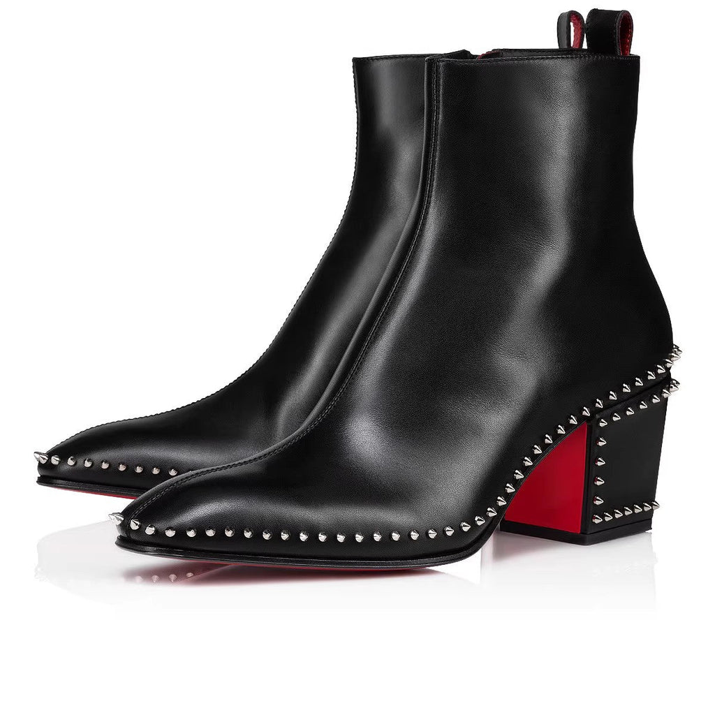 Studded Ankle Boots aus schwarzem Leder