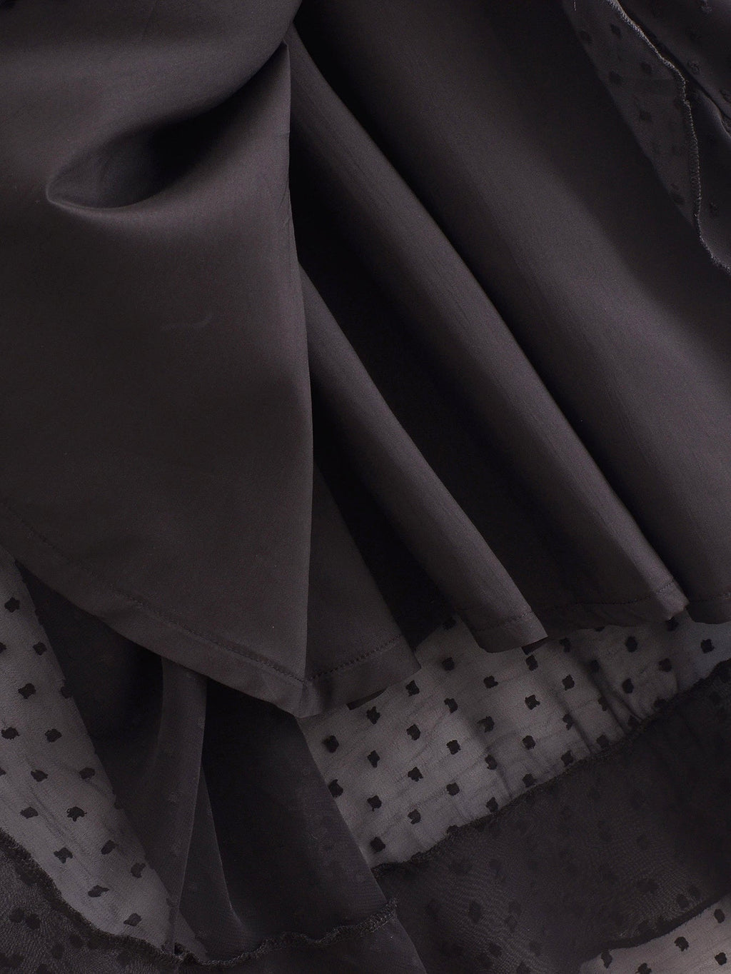 Transparentes Maxikleid aus Punkt-Tüll mit Rüschen in Schwarz