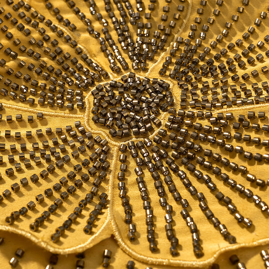 Halterneck Maxikleid mit Rüschenblume in Sonnengelb