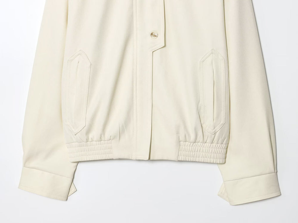 Zweiteiliges Set in Creme aus fließendem Stoff