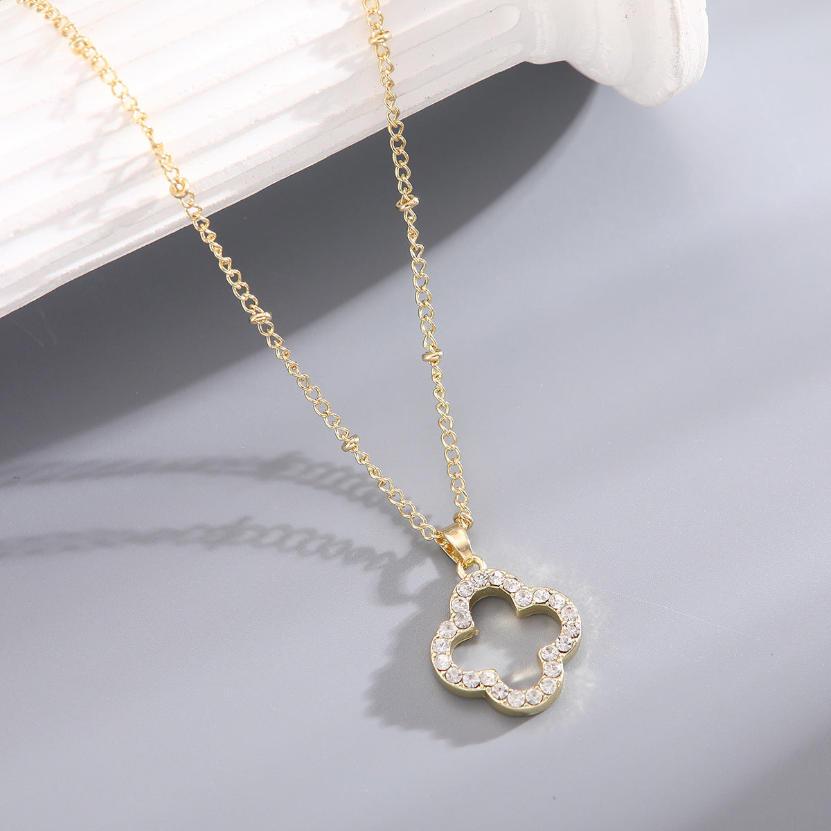 Vergoldete Kleeblatt-Halskette