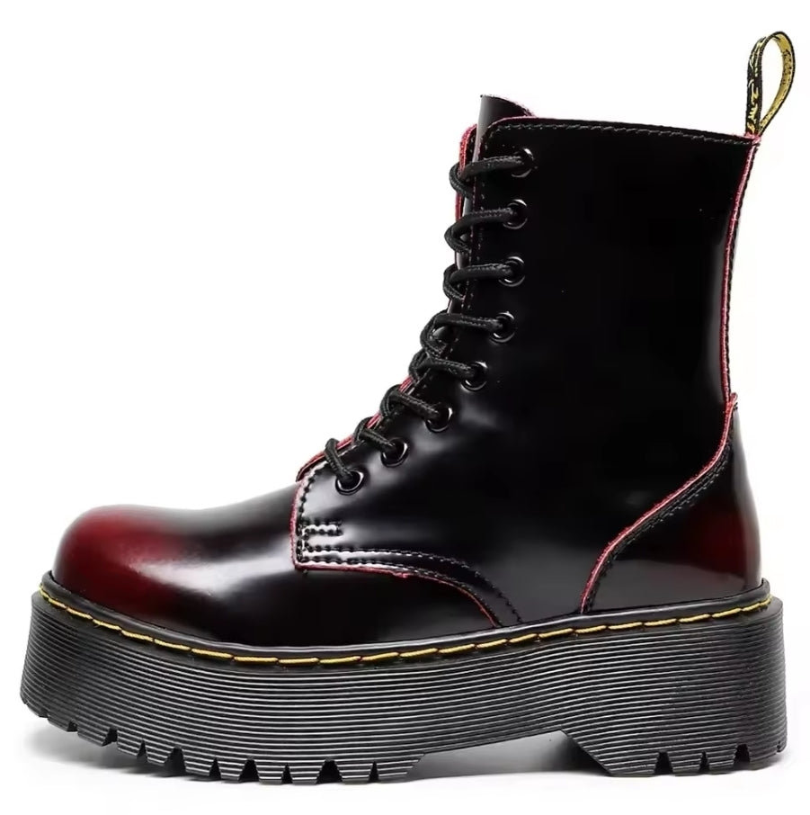 Plateau-Schnürboots aus Lackleder in Schwarzrot